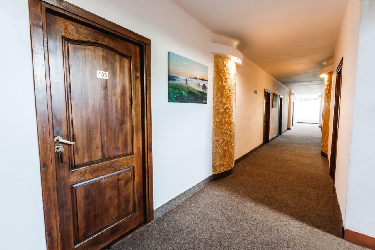 Bed and Breakfast Osrodek Wypoczynkowy Tarnica Солина Экстерьер фото